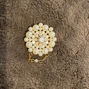 Vintage Gold Tone Brooch with Faux Pearls and Rhinestones